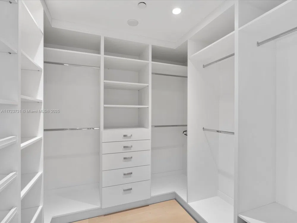 1425 Brickell Ave #52BC Miami, FL 33131
