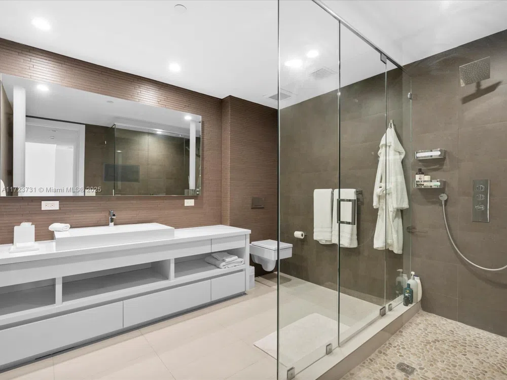 1425 Brickell Ave #52BC Miami, FL 33131