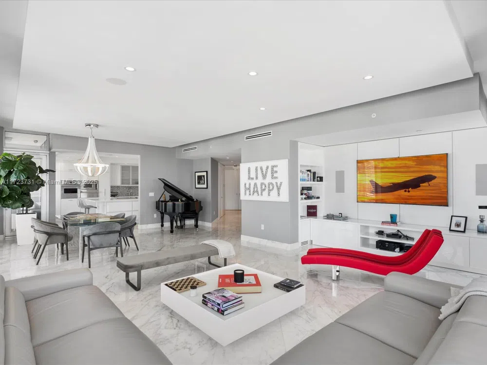 1425 Brickell Ave #52BC Miami, FL 33131