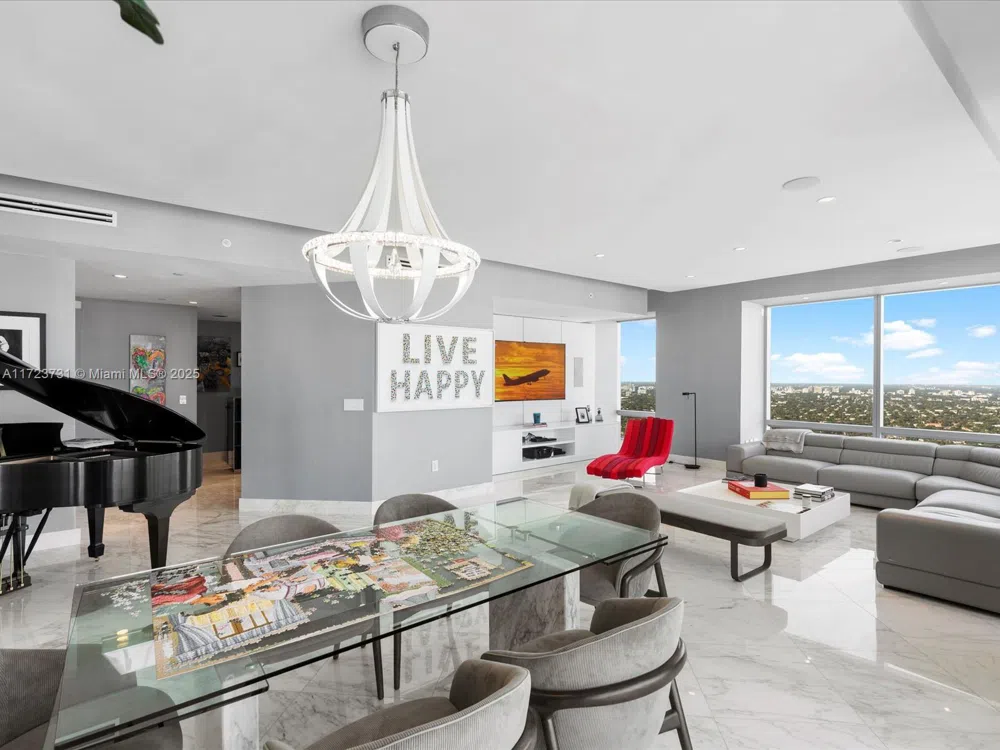1425 Brickell Ave #52BC Miami, FL 33131
