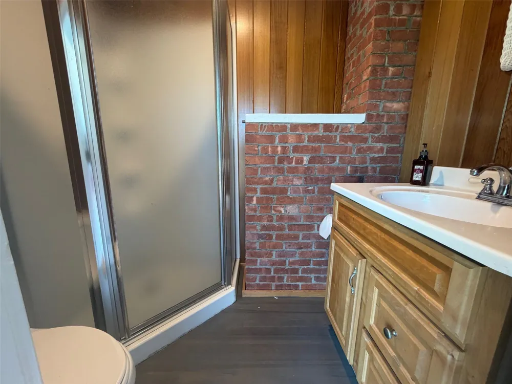 7 Crescent Walk Seaview, NY 11770