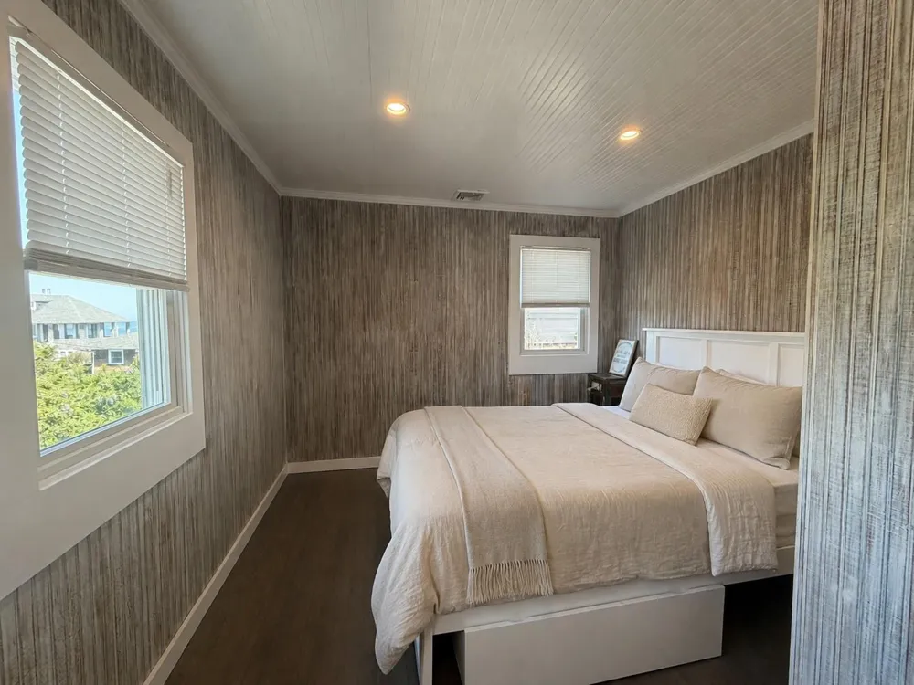 7 Crescent Walk Seaview, NY 11770