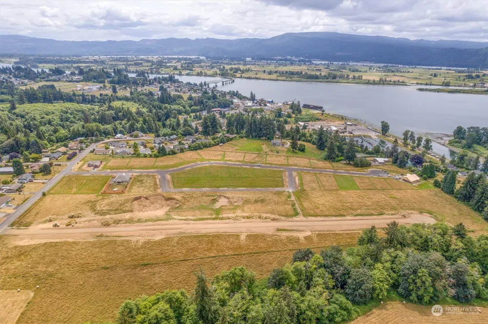 9 Sunnyfield Drive #Lot24 Cathlamet, WA 98612