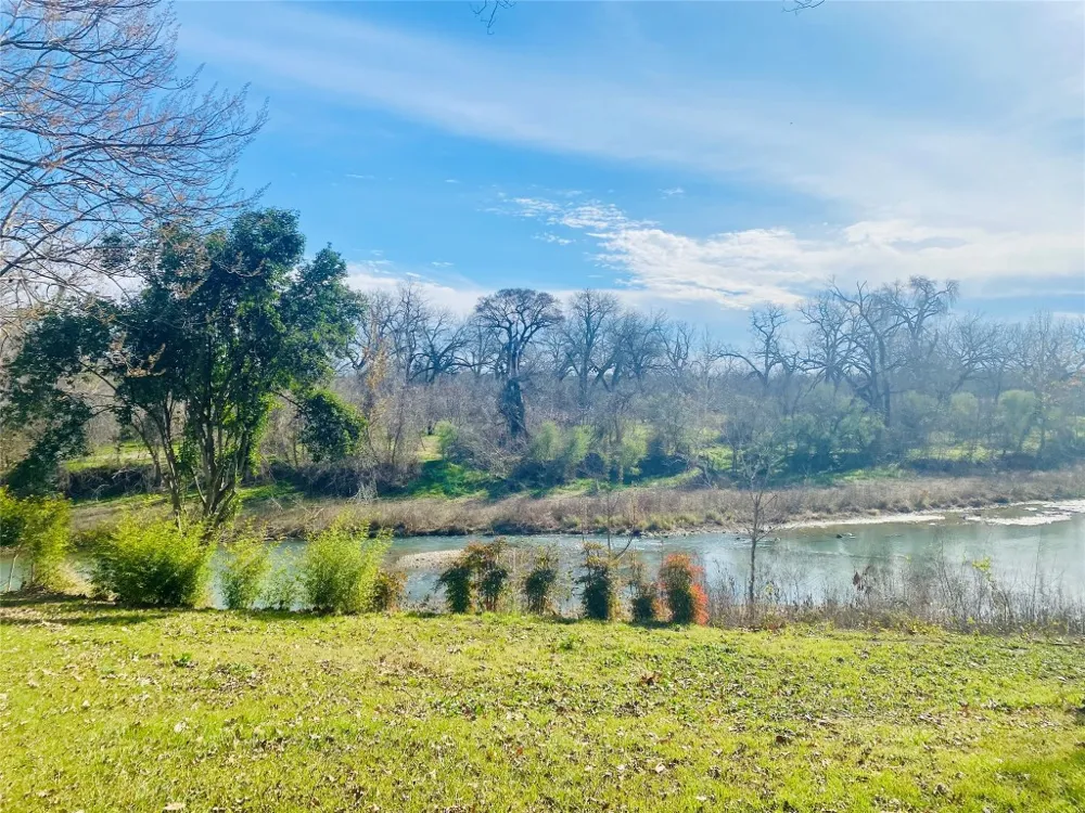 Hampton Drive S Seguin, TX 78155