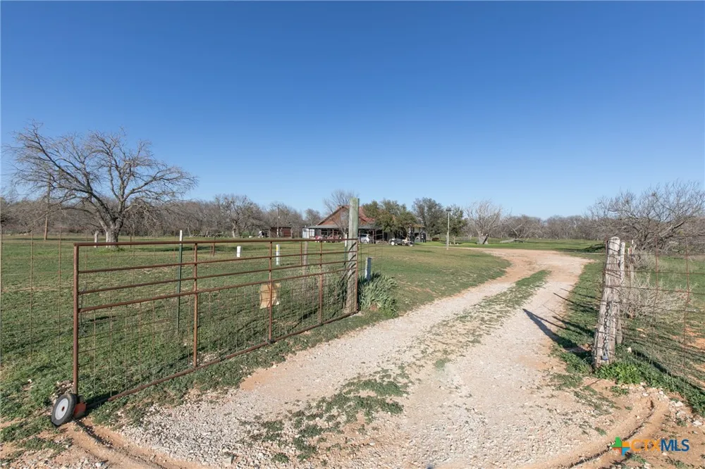 4723 CR 117 San Saba, TX 76877
