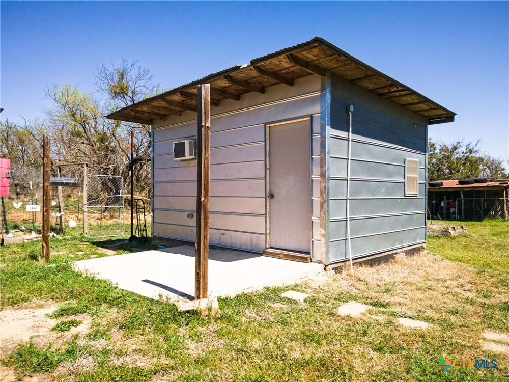 4723 CR 117 San Saba, TX 76877