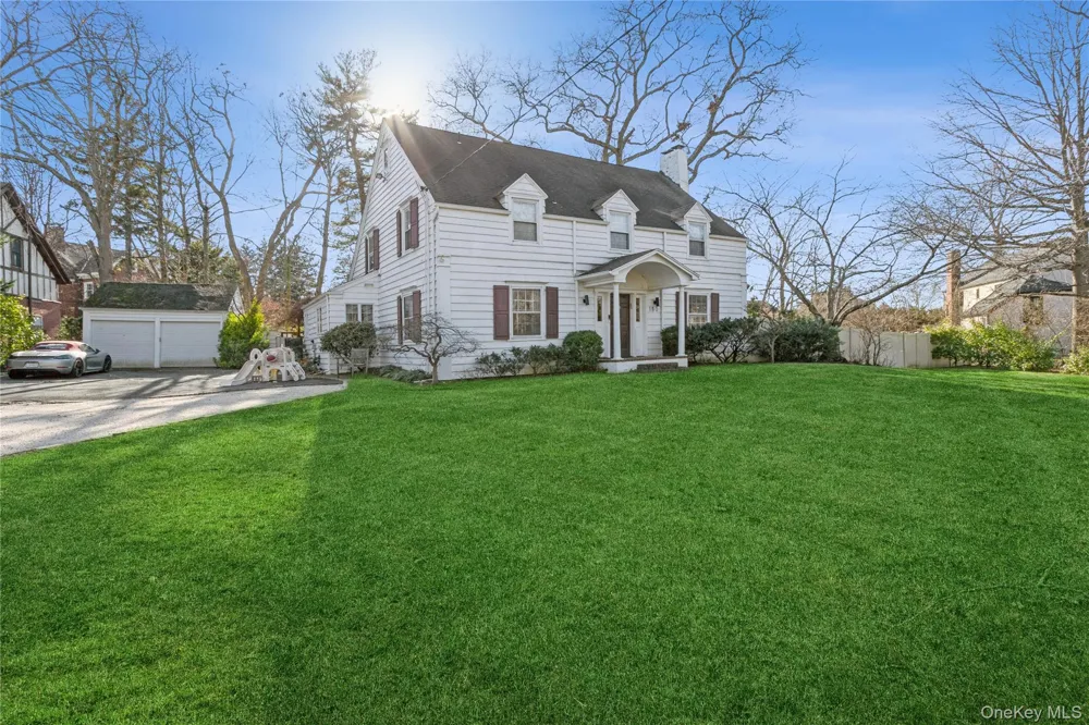 180 Longwood Crossing Lawrence, NY 11559