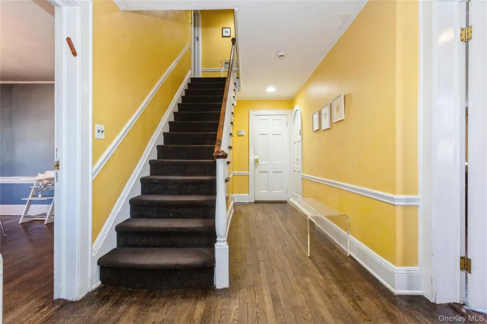180 Longwood Crossing Lawrence, NY 11559