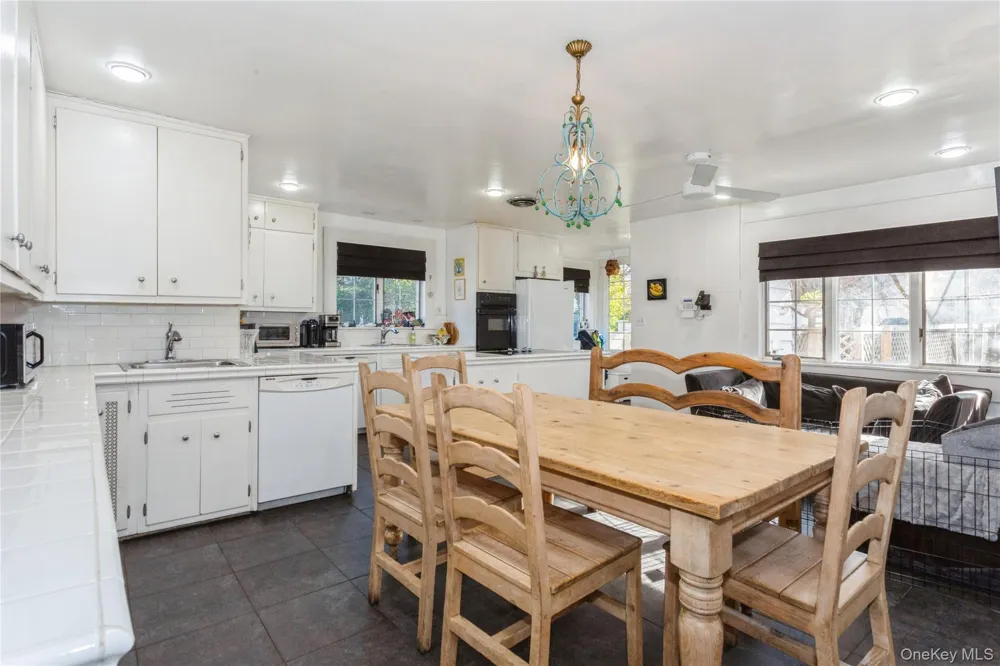 180 Longwood Crossing Lawrence, NY 11559