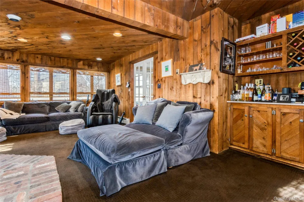 180 Longwood Crossing Lawrence, NY 11559