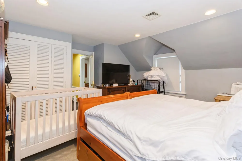 180 Longwood Crossing Lawrence, NY 11559