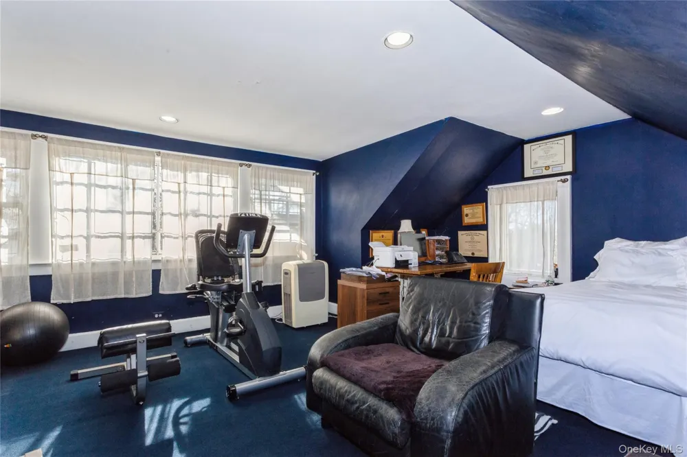 180 Longwood Crossing Lawrence, NY 11559