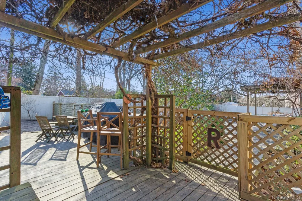 180 Longwood Crossing Lawrence, NY 11559