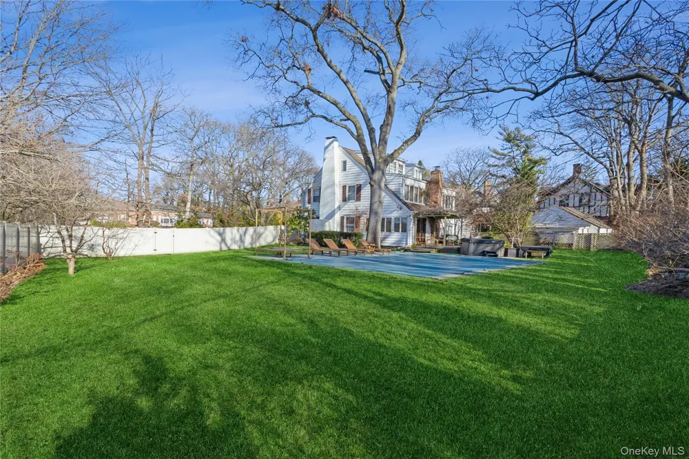 180 Longwood Crossing Lawrence, NY 11559