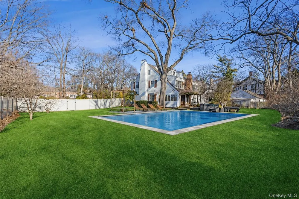 180 Longwood Crossing Lawrence, NY 11559