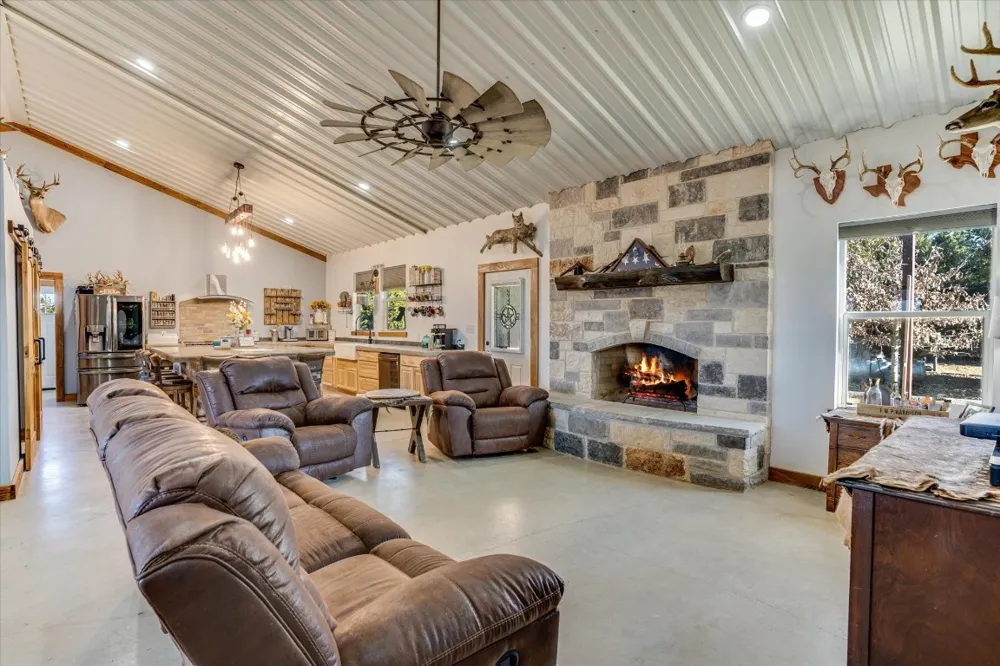 5450 County Road 202 Lampasas, TX 76550