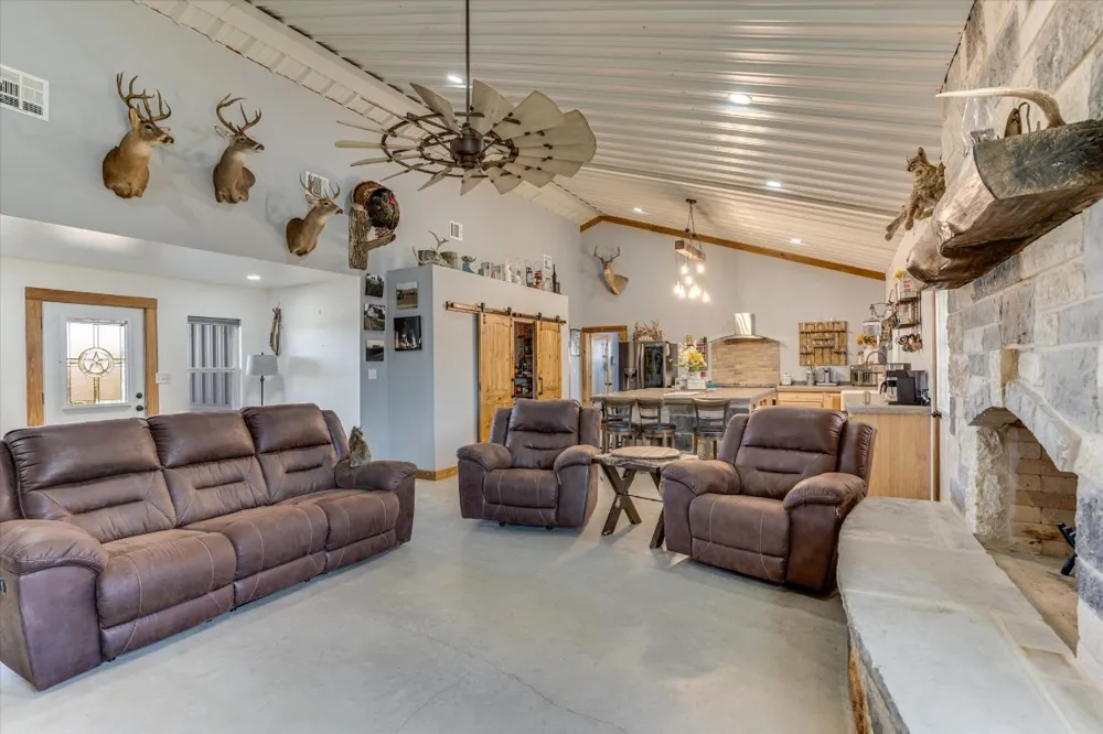 5450 County Road 202 Lampasas, TX 76550