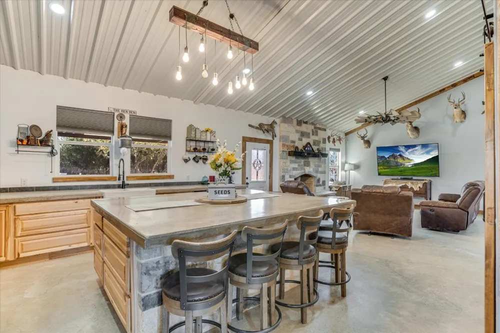 5450 County Road 202 Lampasas, TX 76550