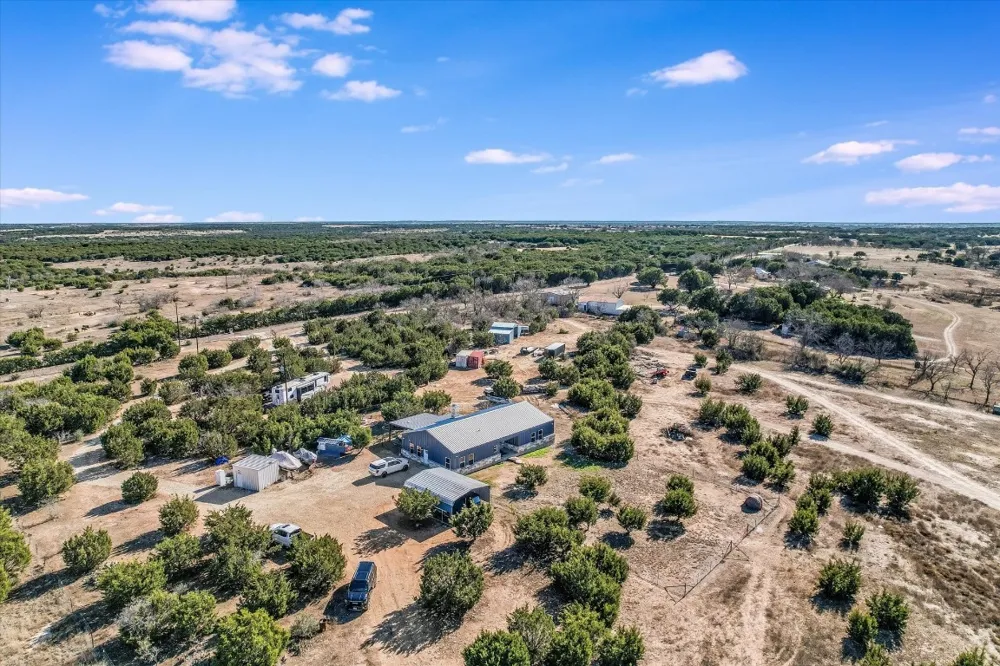 5450 County Road 202 Lampasas, TX 76550