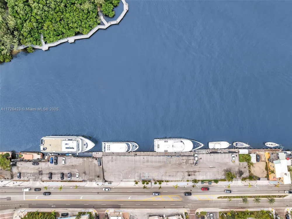 1318 Ocean Dr Hollywood, FL 33019