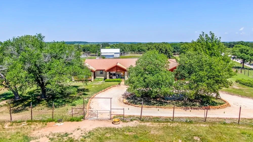 110 County Road 567 Eastland, TX 76448