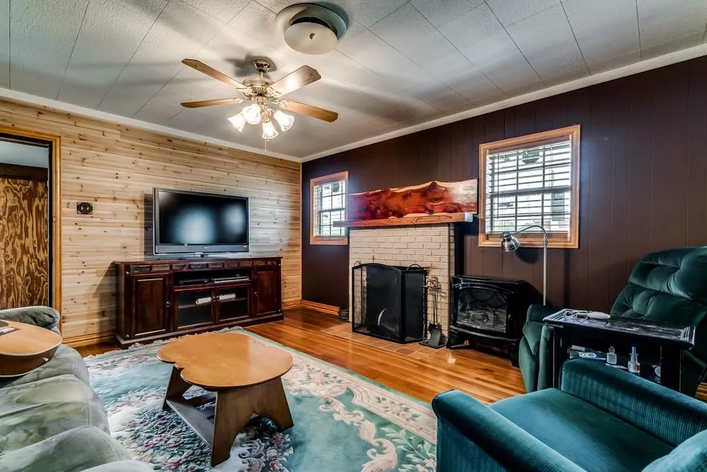 110 County Road 567 Eastland, TX 76448