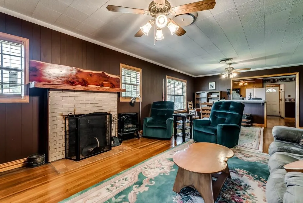 110 County Road 567 Eastland, TX 76448