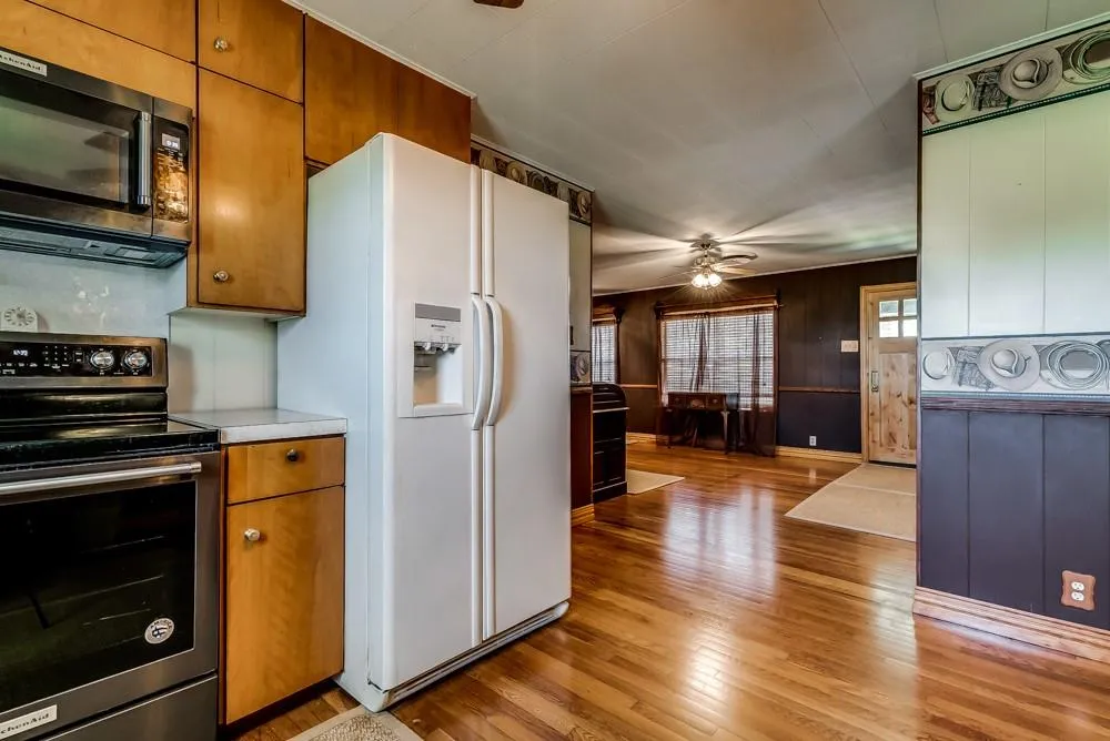 110 County Road 567 Eastland, TX 76448
