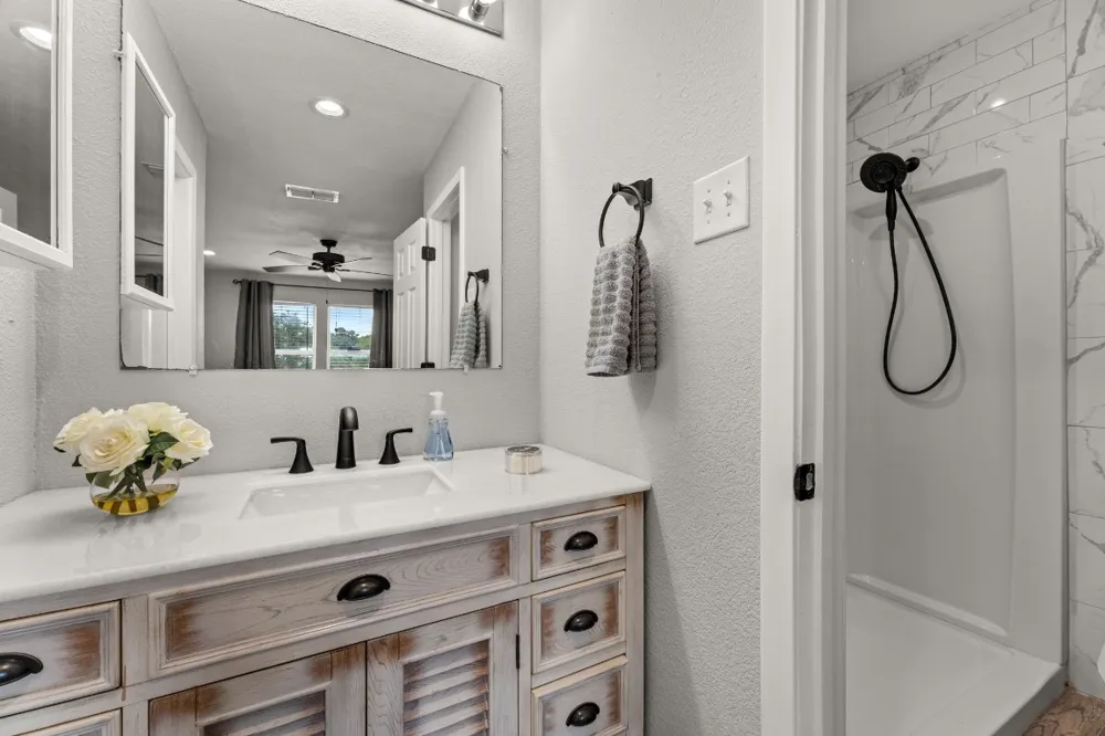 24906 Fawn Drive Leander, TX 78641