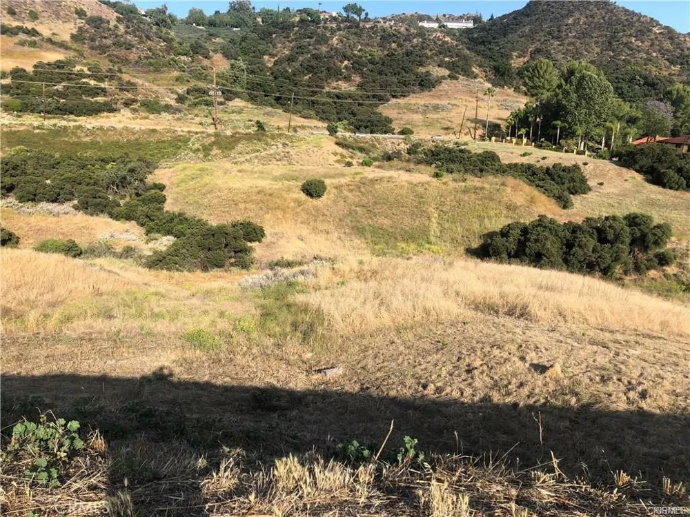 24201 Mulholland Highway Calabasas, CA 91302