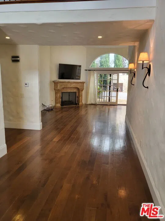 28 Westport Manhattan Beach, CA 90266