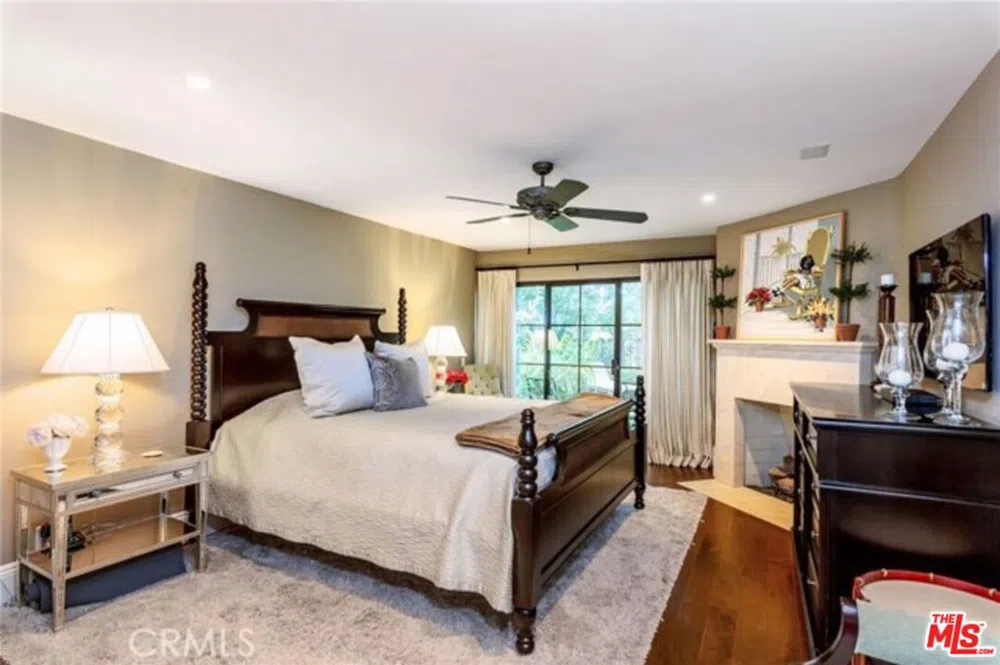 28 Westport Manhattan Beach, CA 90266