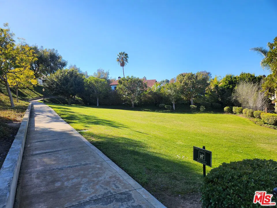 28 Westport Manhattan Beach, CA 90266