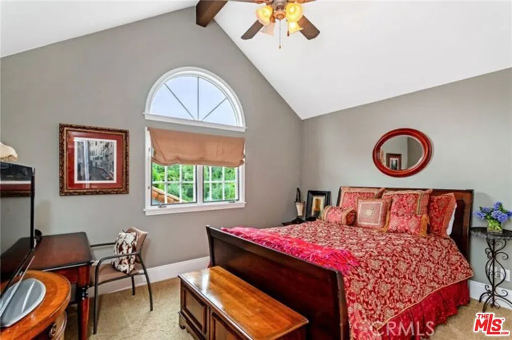 28 Westport Manhattan Beach, CA 90266