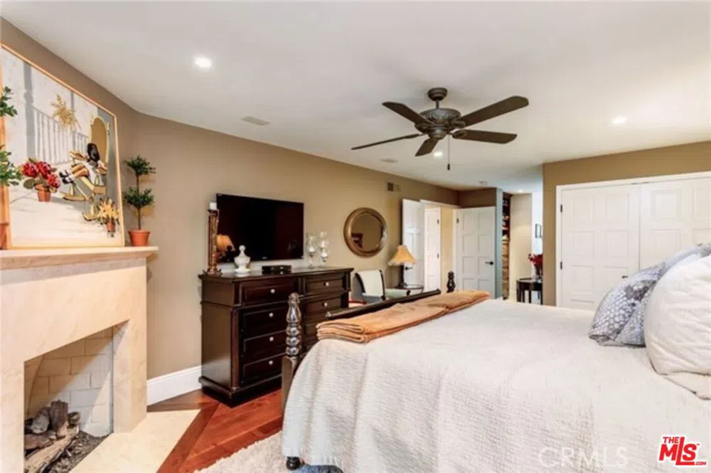 28 Westport Manhattan Beach, CA 90266