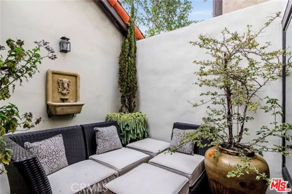 28 Westport Manhattan Beach, CA 90266