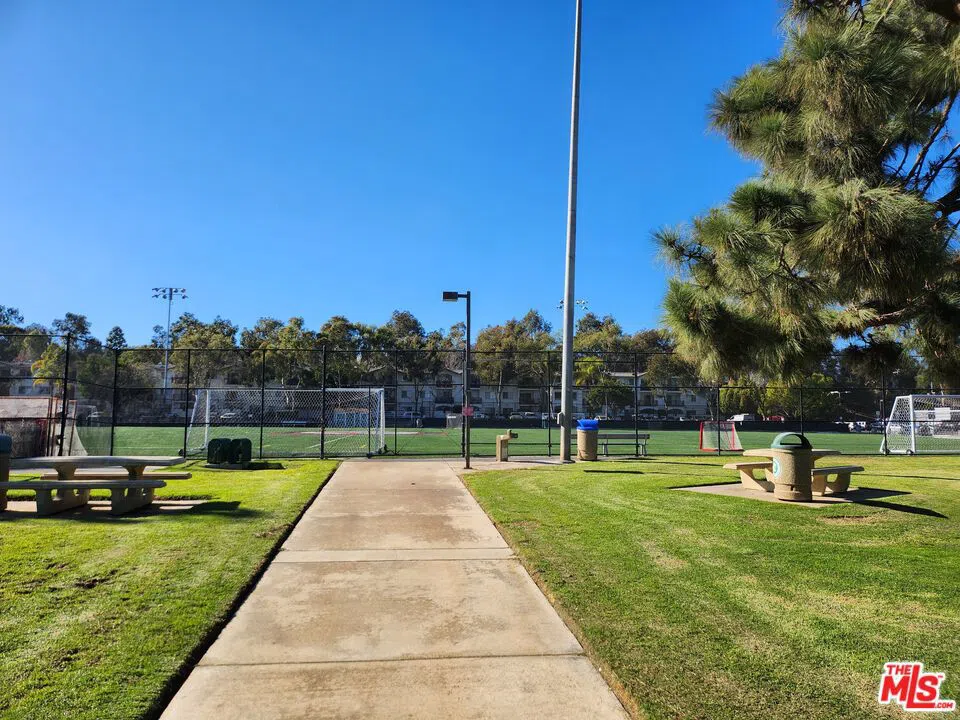 28 Westport Manhattan Beach, CA 90266