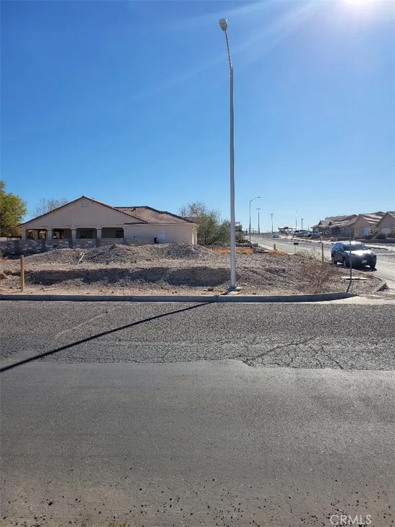 2207 Casa Loma Street Needles, CA 92363