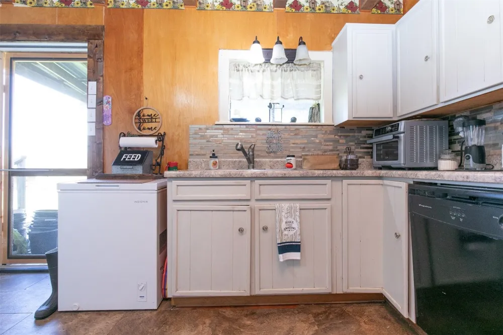 4723 CR 117 San Saba, TX 76877
