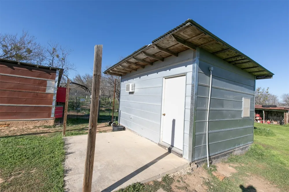 4723 CR 117 San Saba, TX 76877