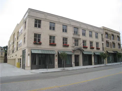 255 W 7th Street #20