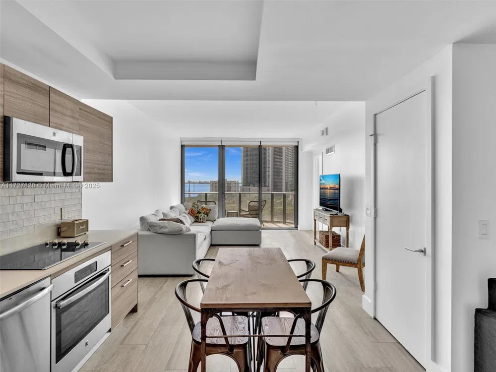 121 NE 34th St #1005 Miami, FL 33137