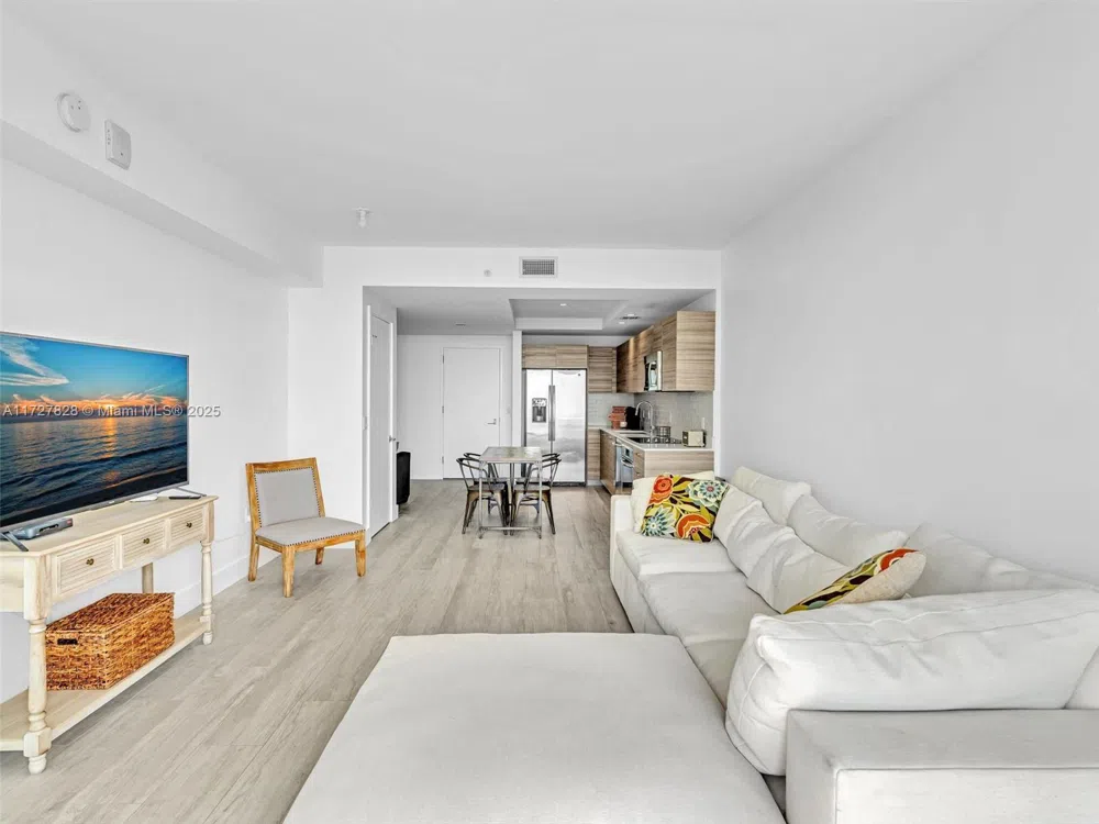 121 NE 34th St #1005 Miami, FL 33137