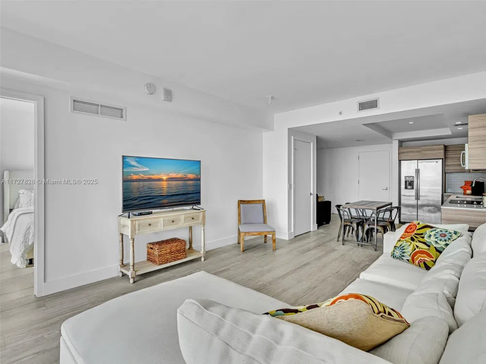 121 NE 34th St #1005 Miami, FL 33137
