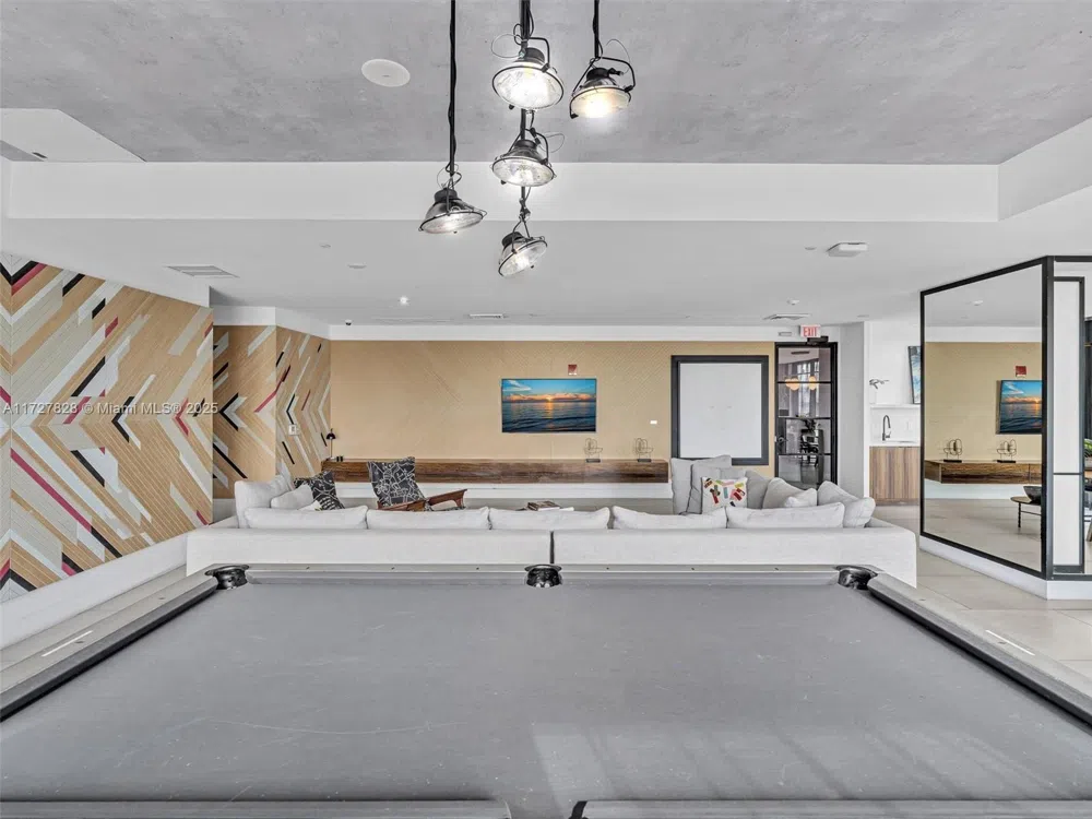 121 NE 34th St #1005 Miami, FL 33137