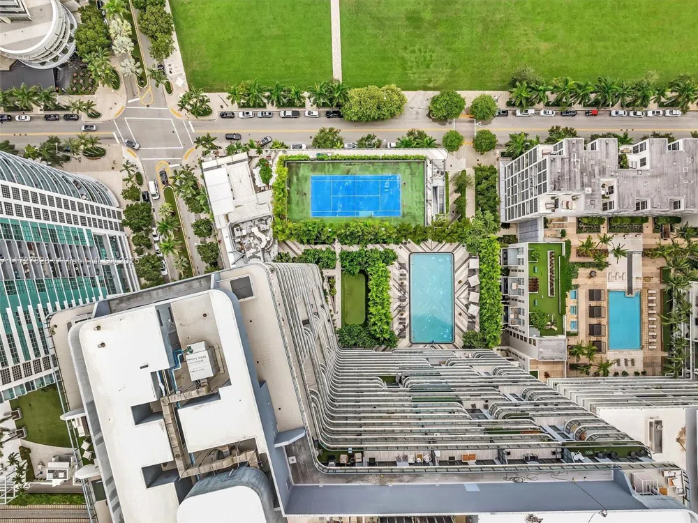 121 NE 34th St #1005 Miami, FL 33137