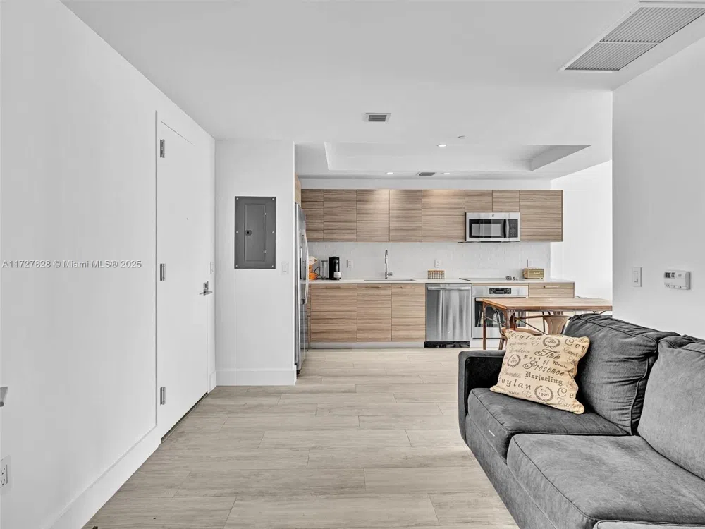 121 NE 34th St #1005 Miami, FL 33137