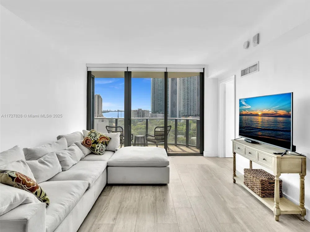 121 NE 34th St #1005 Miami, FL 33137