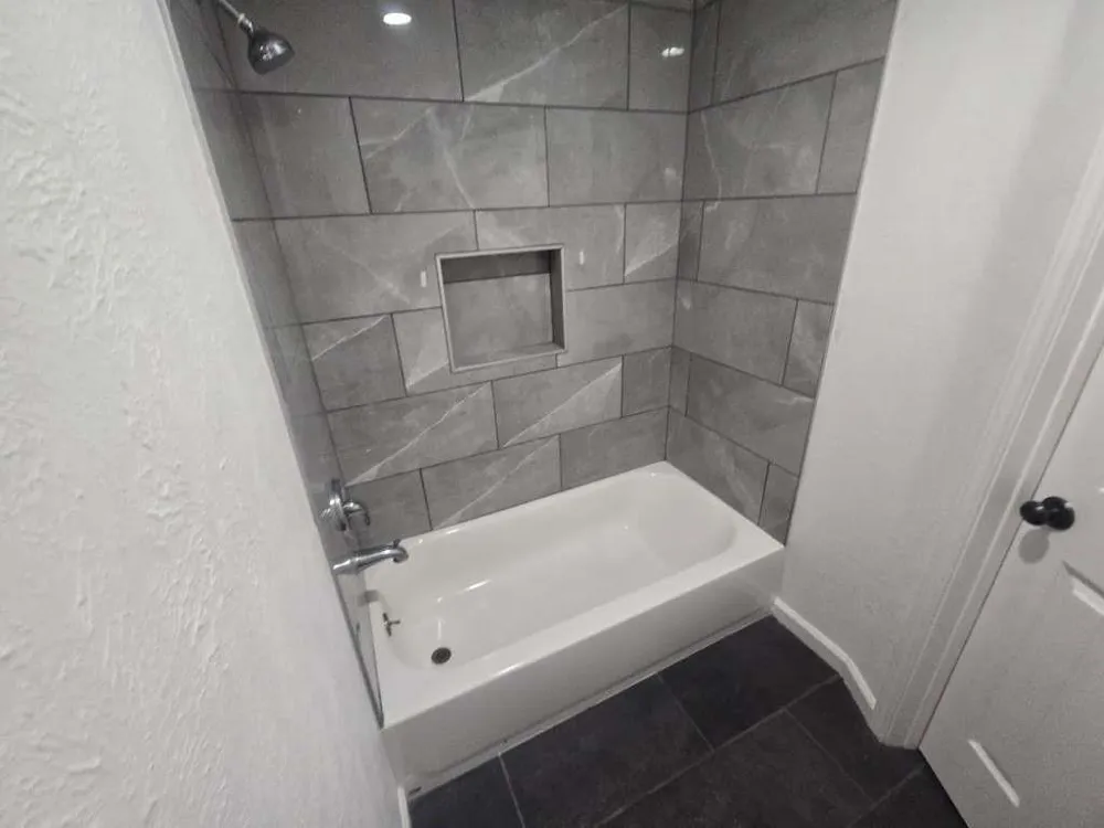 2410 Daffodil Street Highlands, TX 77562