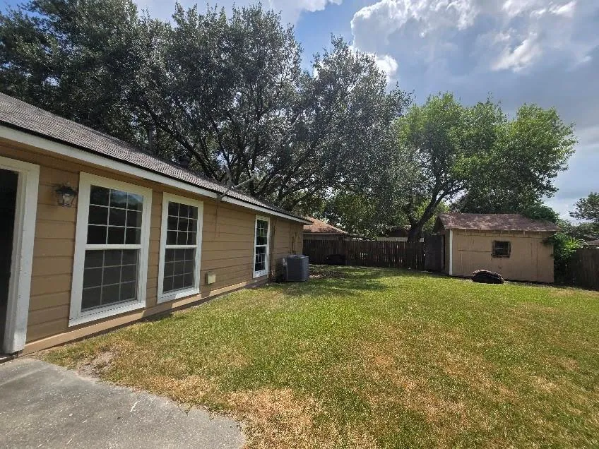 2410 Daffodil Street Highlands, TX 77562